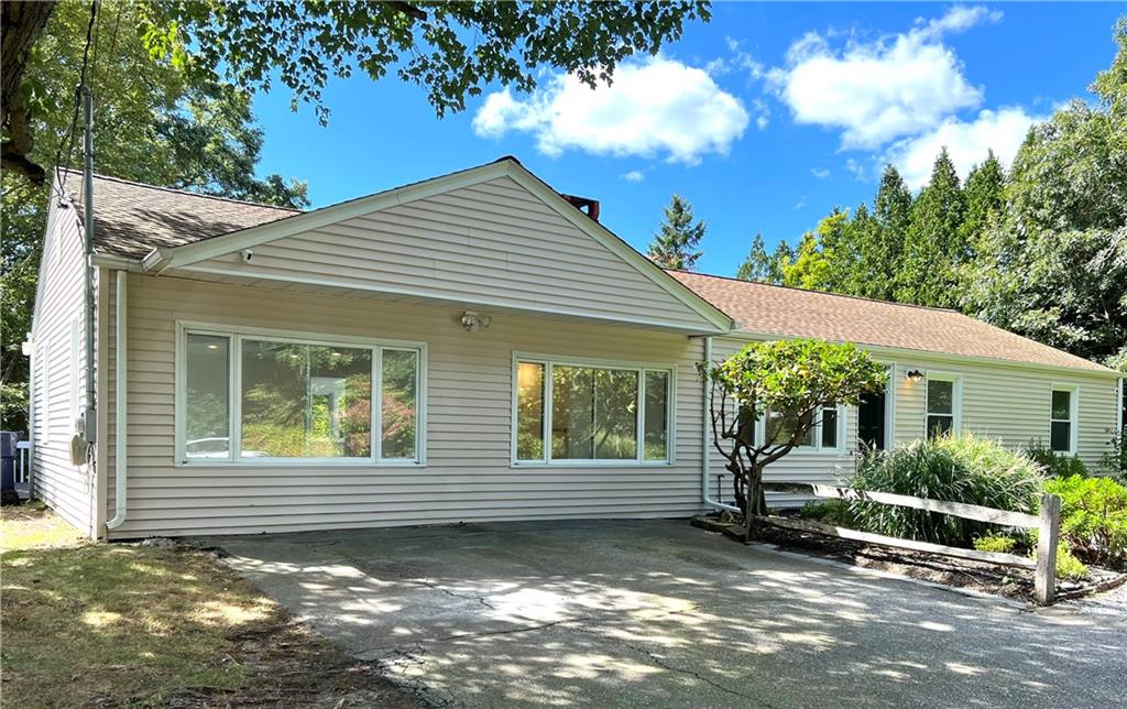 350 Annaquatucket Road, North Kingstown