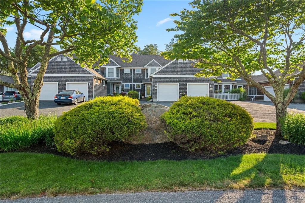 32 Fox Drive, Narragansett