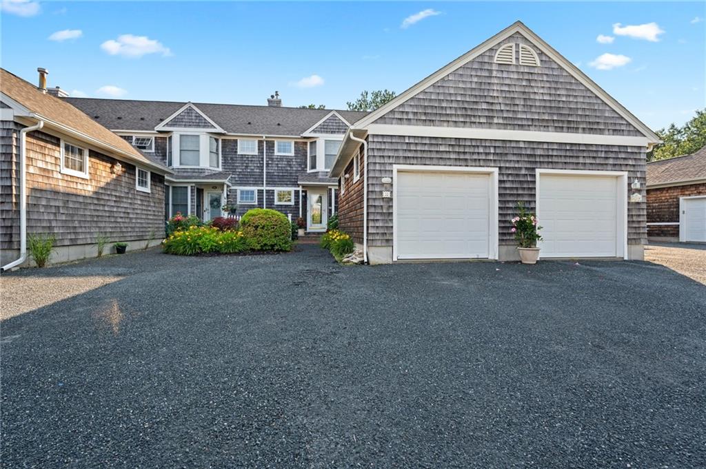 32 Fox Drive, Narragansett