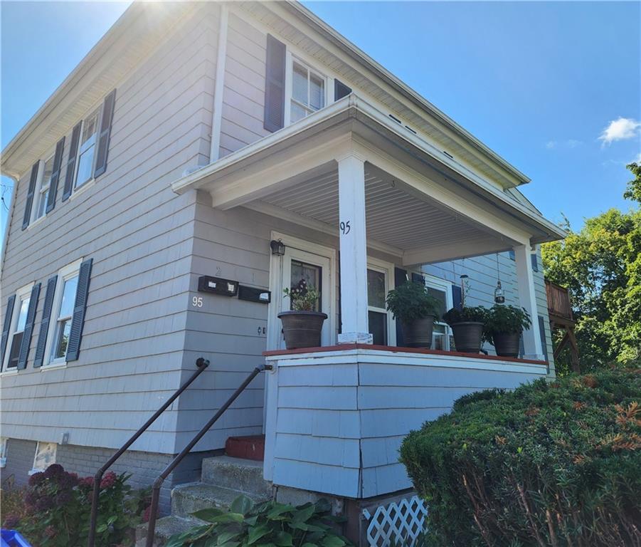 95 Dewey Avenue, East Providence