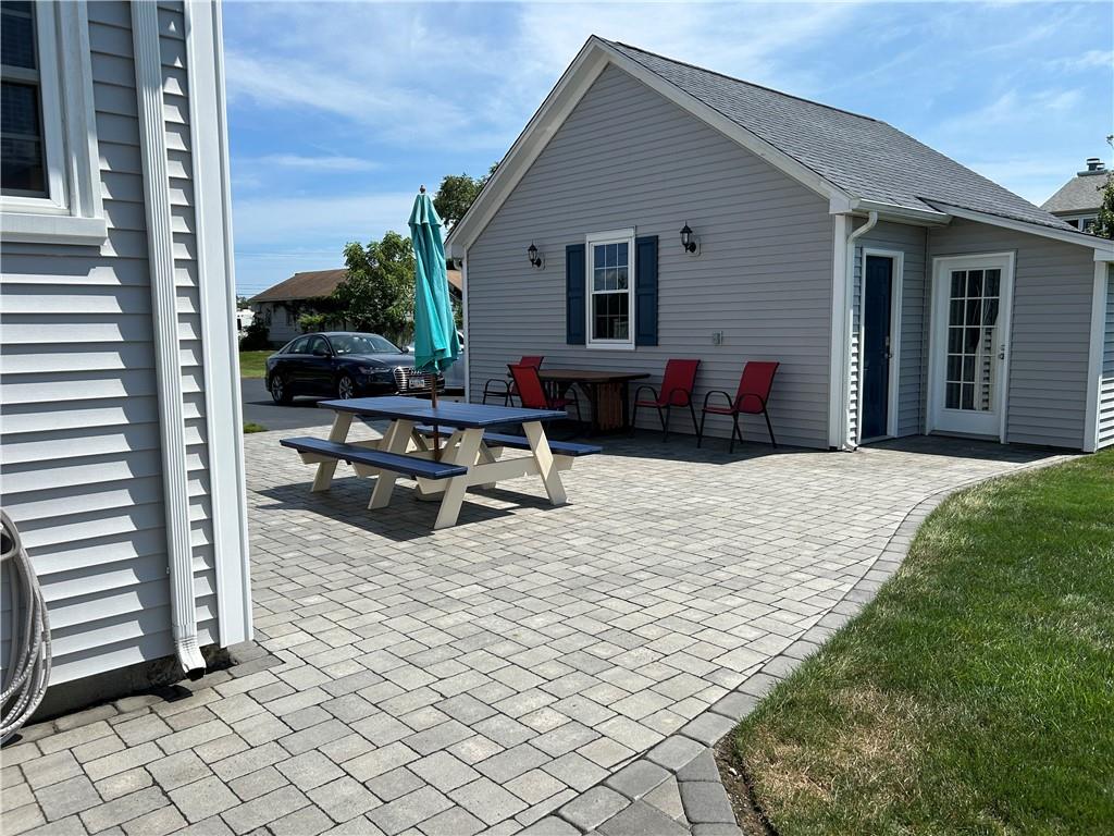 975 Point Judith Road, Narragansett