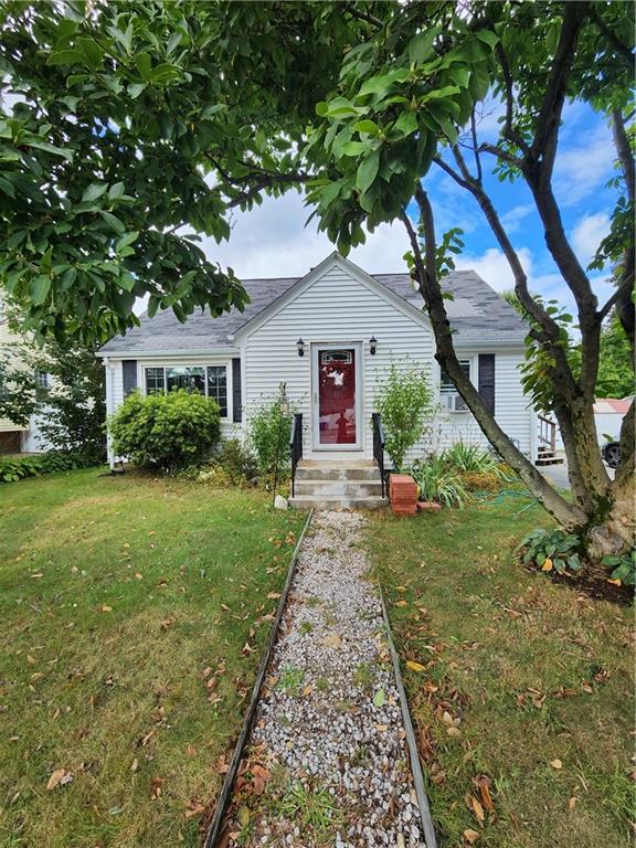 8 Zambrano Avenue, North Providence