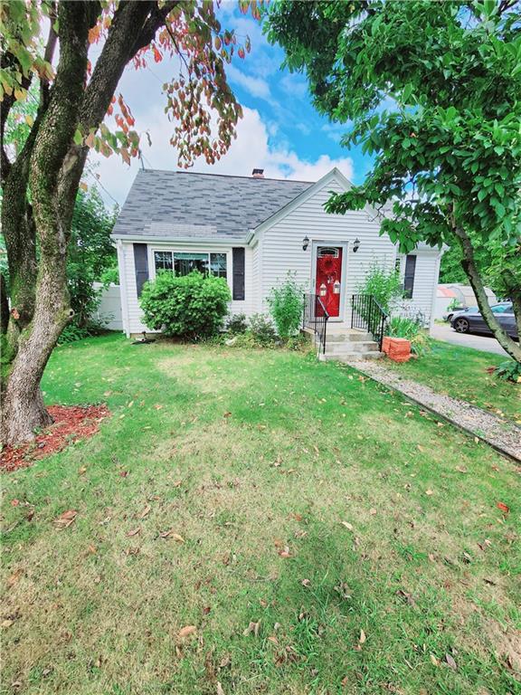 8 Zambrano Avenue, North Providence