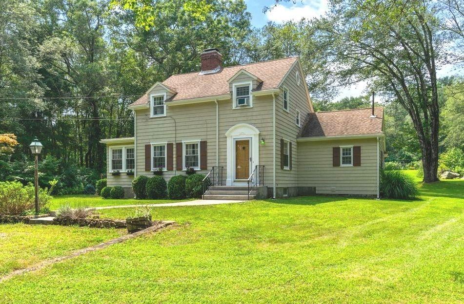 85 Canonchet Road, Hopkinton