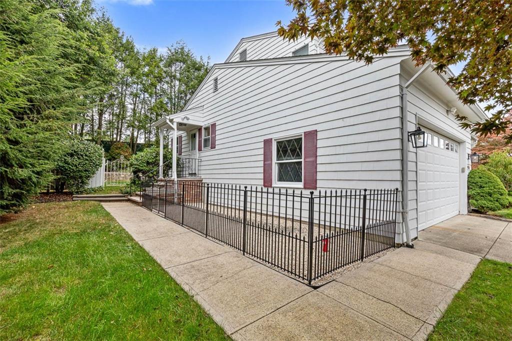 14 John F Kennedy Circle, North Providence