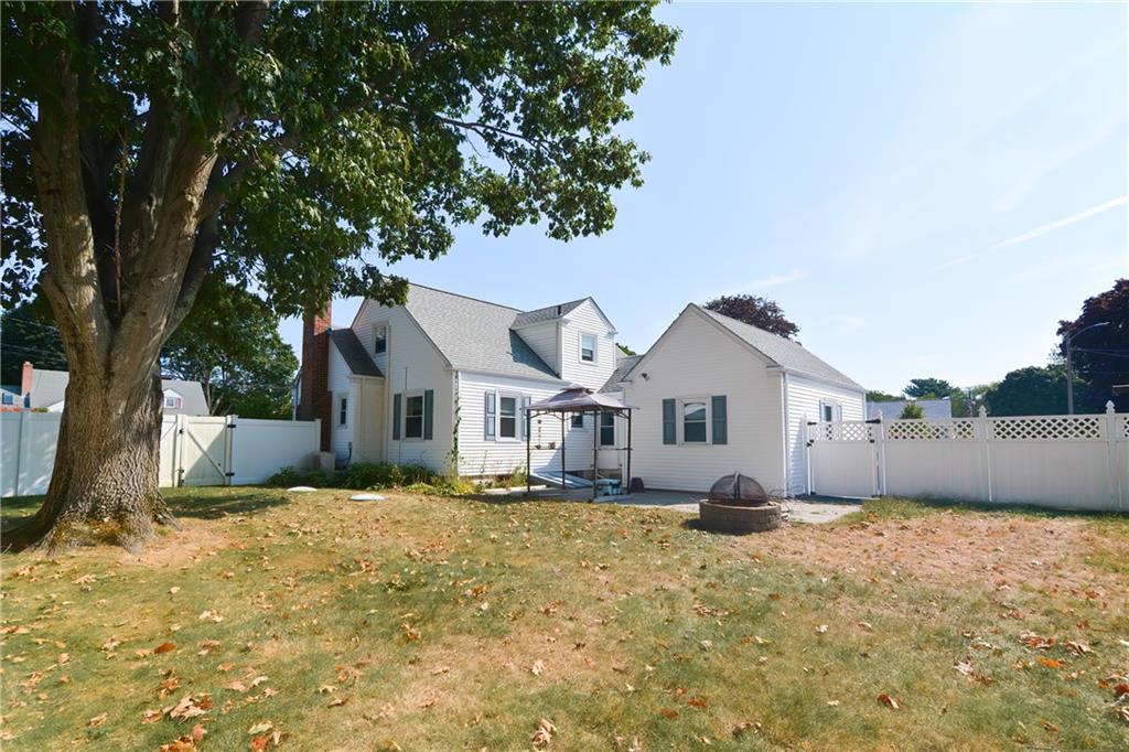 27 William Avenue, Seekonk