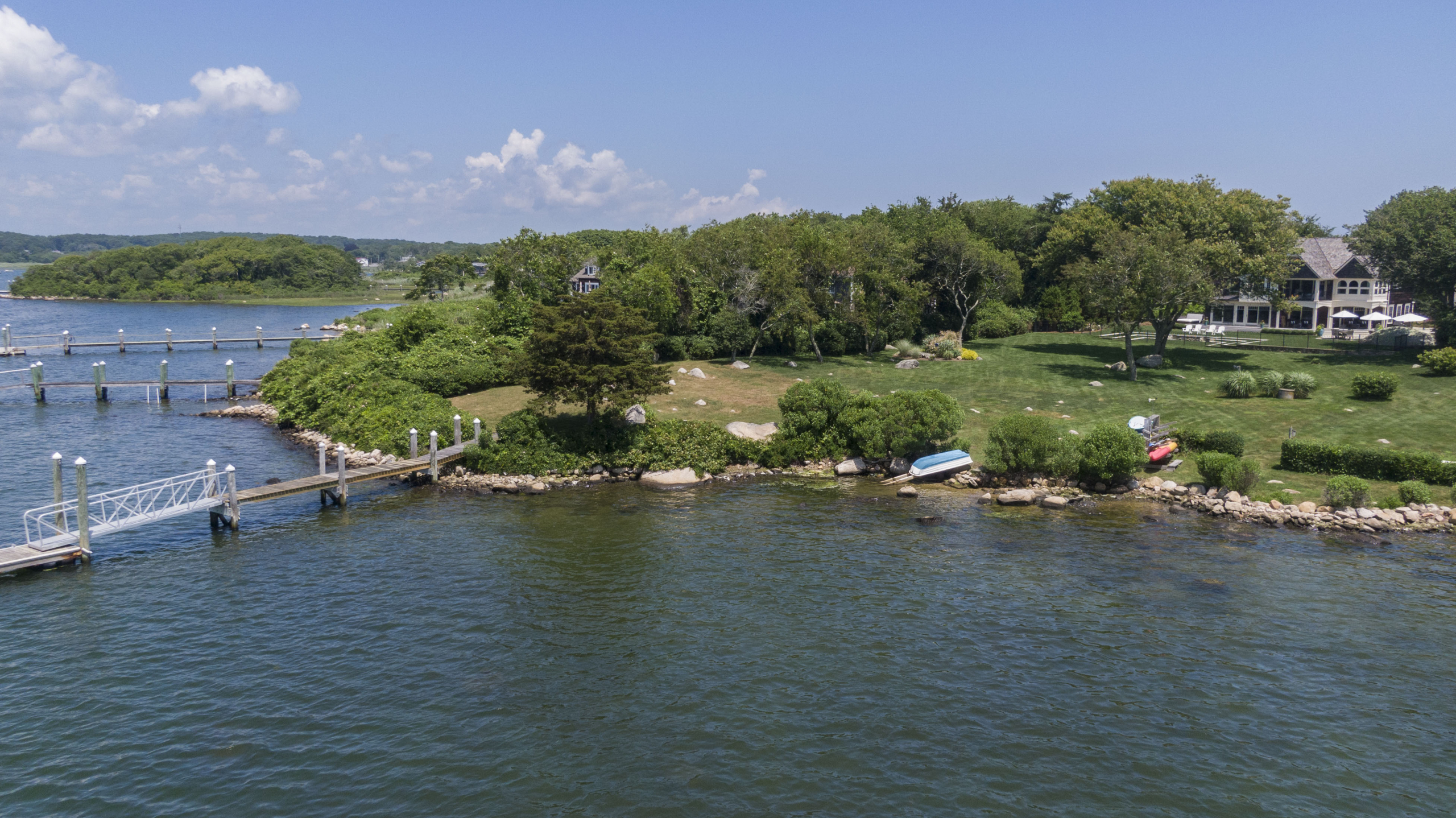 LORI JOYAL OF LILA DELMAN COMPASS SELLS  QUONNIE WATERFRONT RETREAT FOR $7,500,000