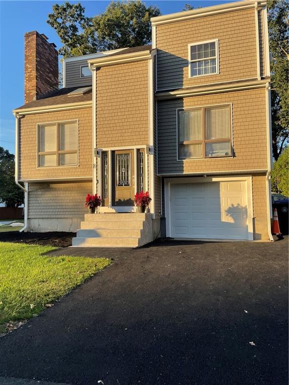 8 Bicentennial Way, North Providence