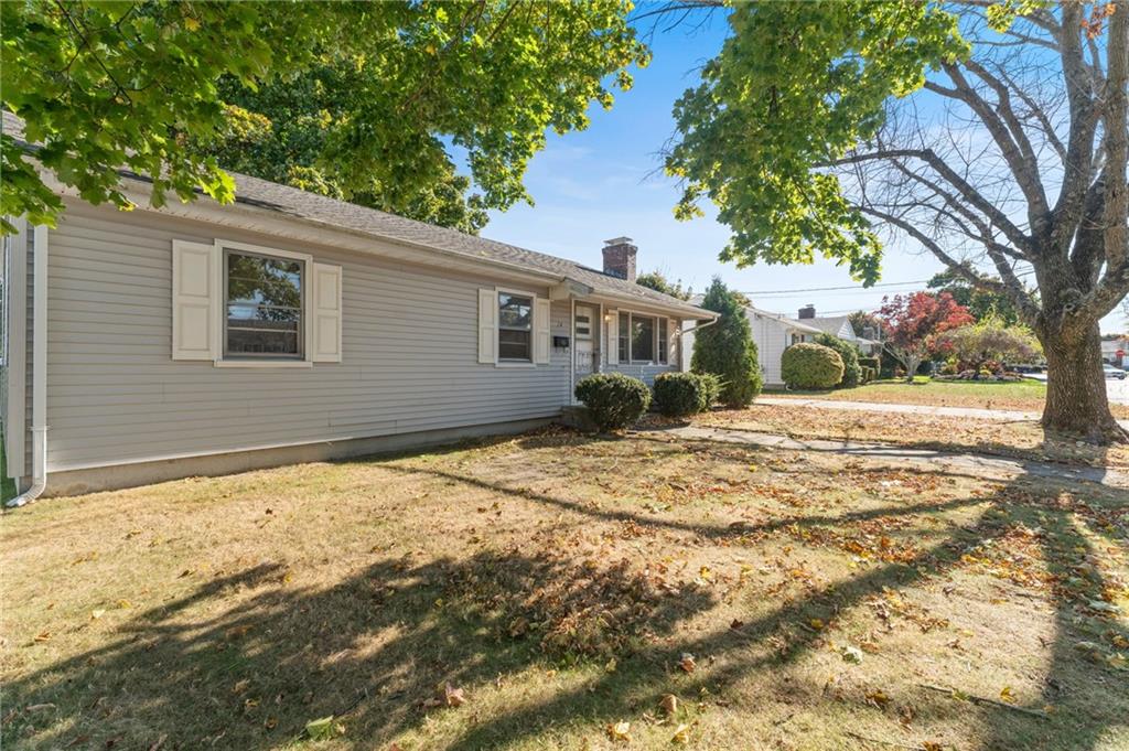 14 Newell Road, Cranston