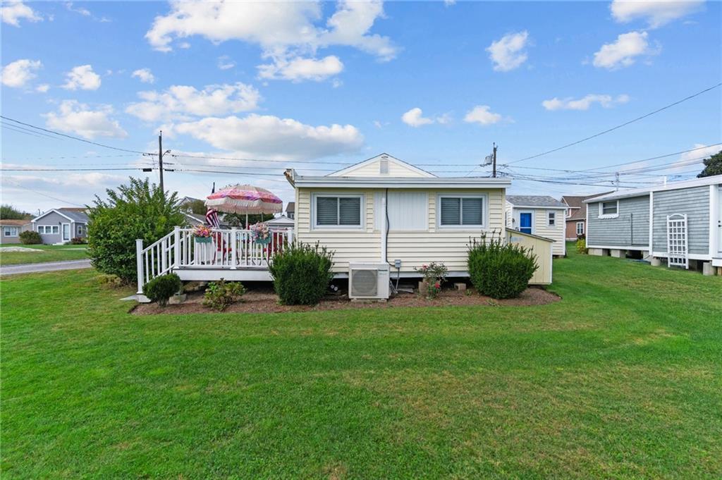 64 Burnside, Unit 95 Avenue, Narragansett