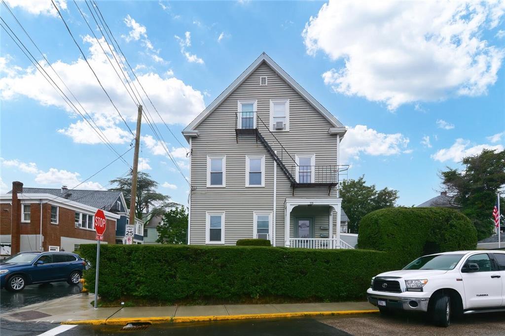 33 Middleton Avenue, Unit#2, Newport