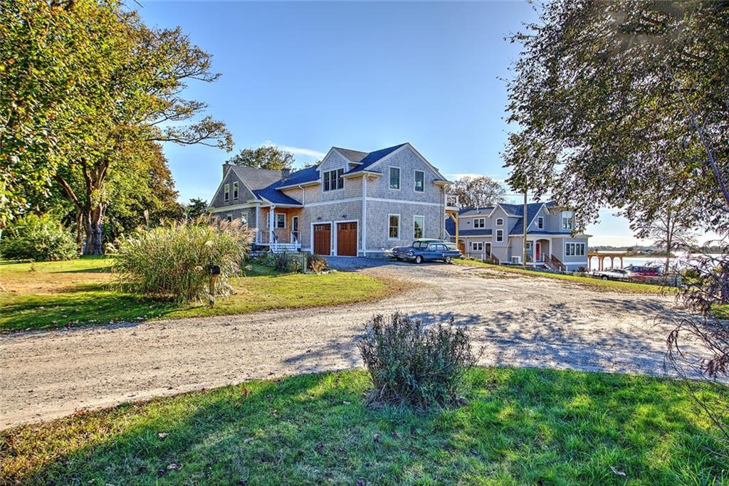 82 Maple Drive, South Kingstown