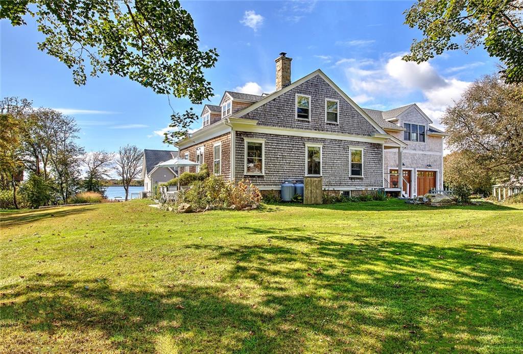 82 Maple Drive, South Kingstown