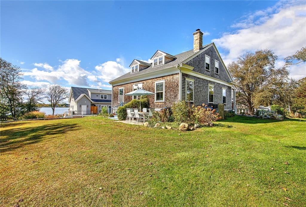 82 Maple Drive, South Kingstown