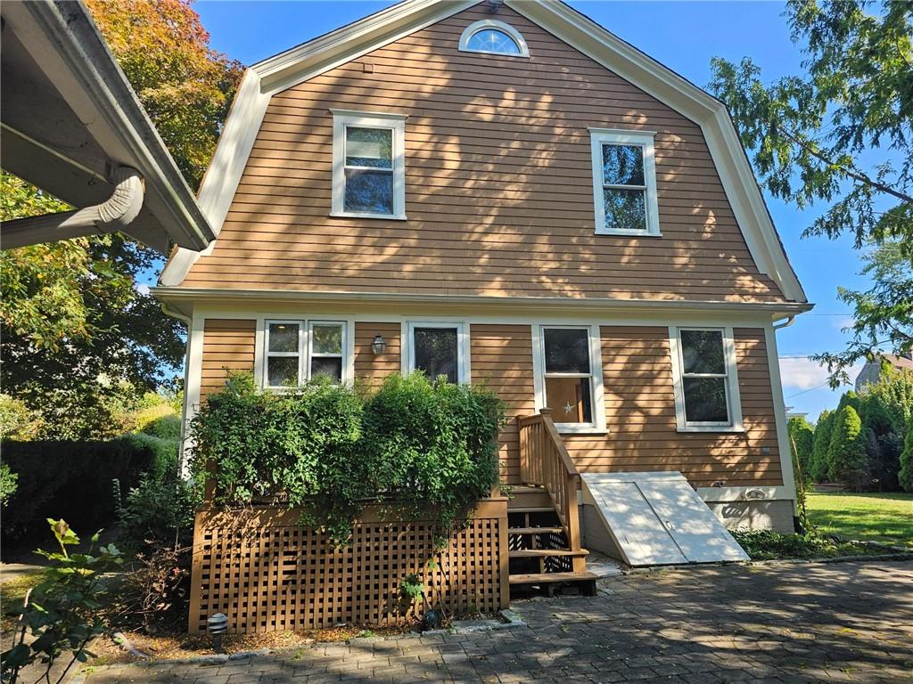 86 Pleasant Street, North Kingstown