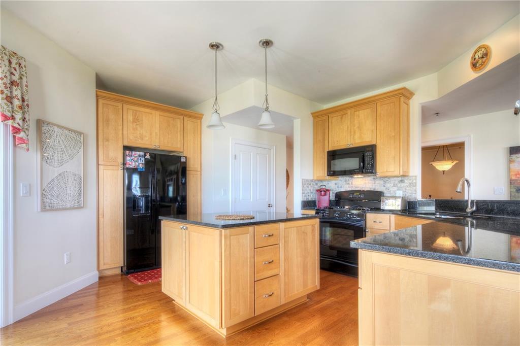 45 Starboard Drive, Unit#310, Tiverton