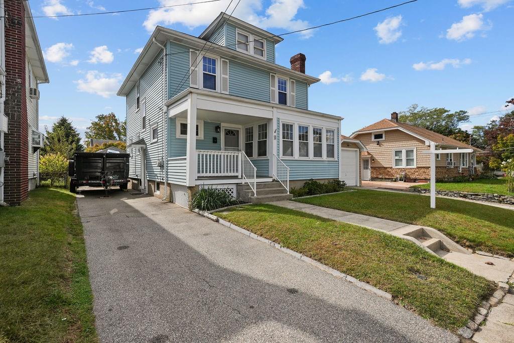 11 Dixwell Avenue, Cranston