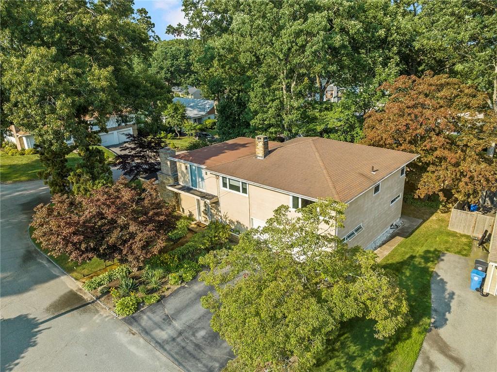 141 Glen Ridge Road, Cranston