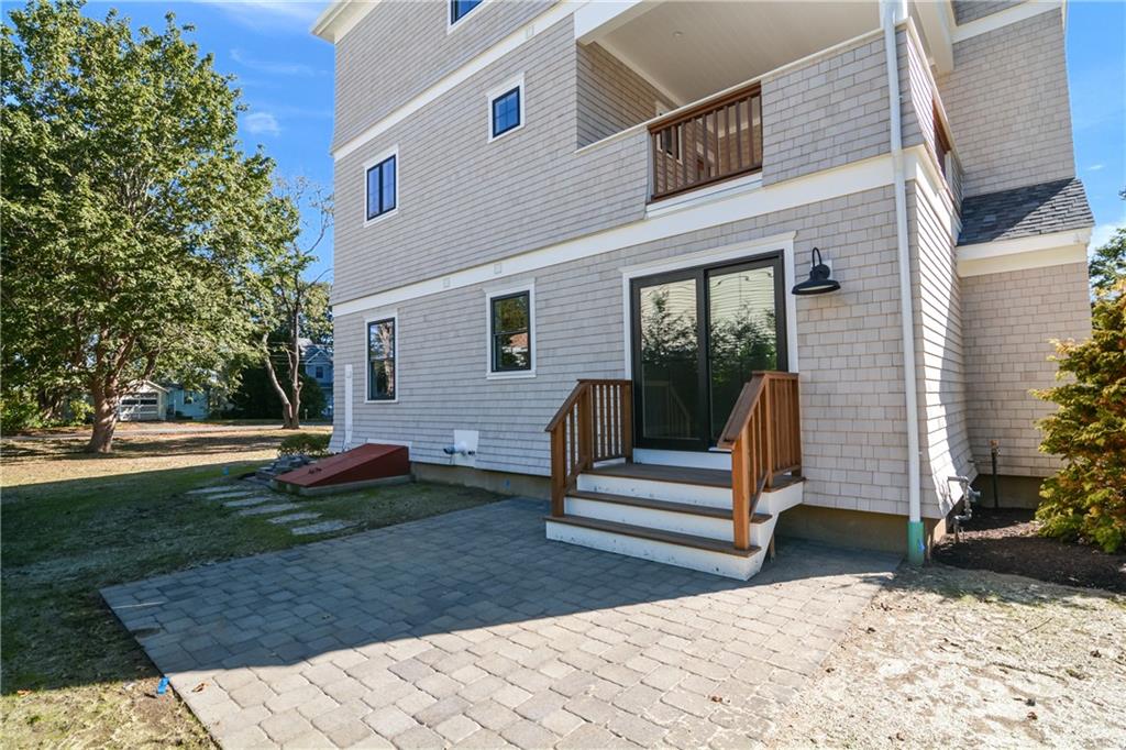 106 Winchester Drive, South Kingstown