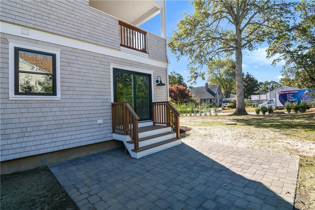 106 Winchester Drive, South Kingstown