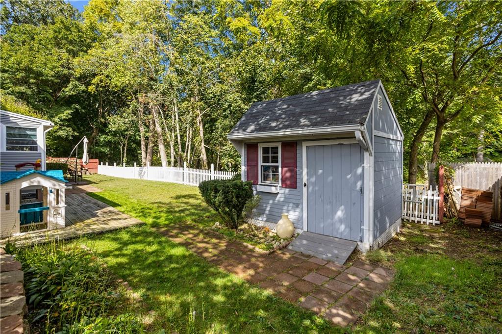 165 Brookside Drive, North Kingstown