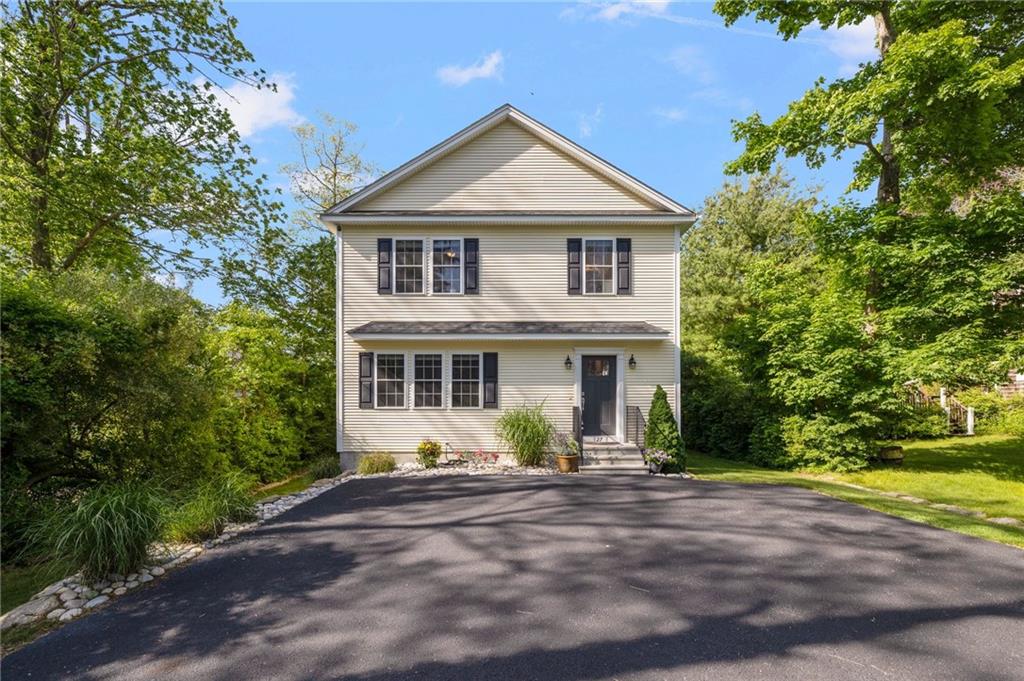 27 Briar Lane, South Kingstown