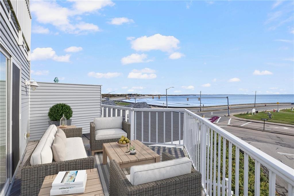 40 Pier Market Place, Narragansett