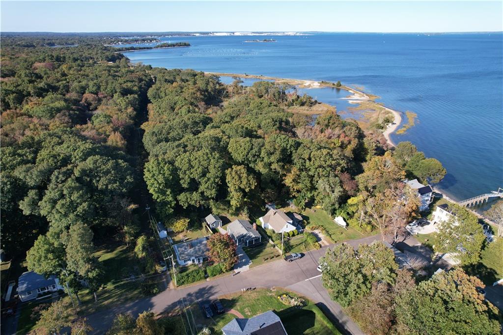 226 Plum Point Road, North Kingstown