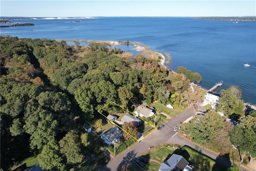 226 Plum Point Road, North Kingstown