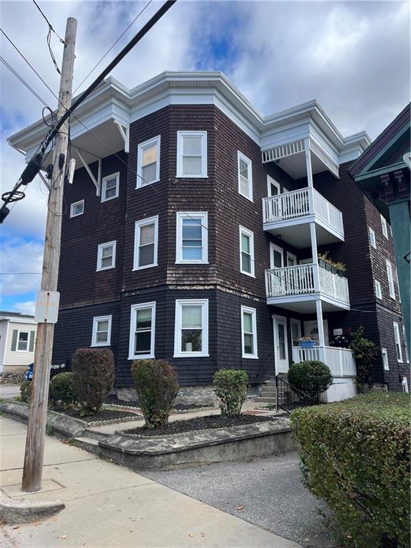 113 Bellingham Street, Woonsocket