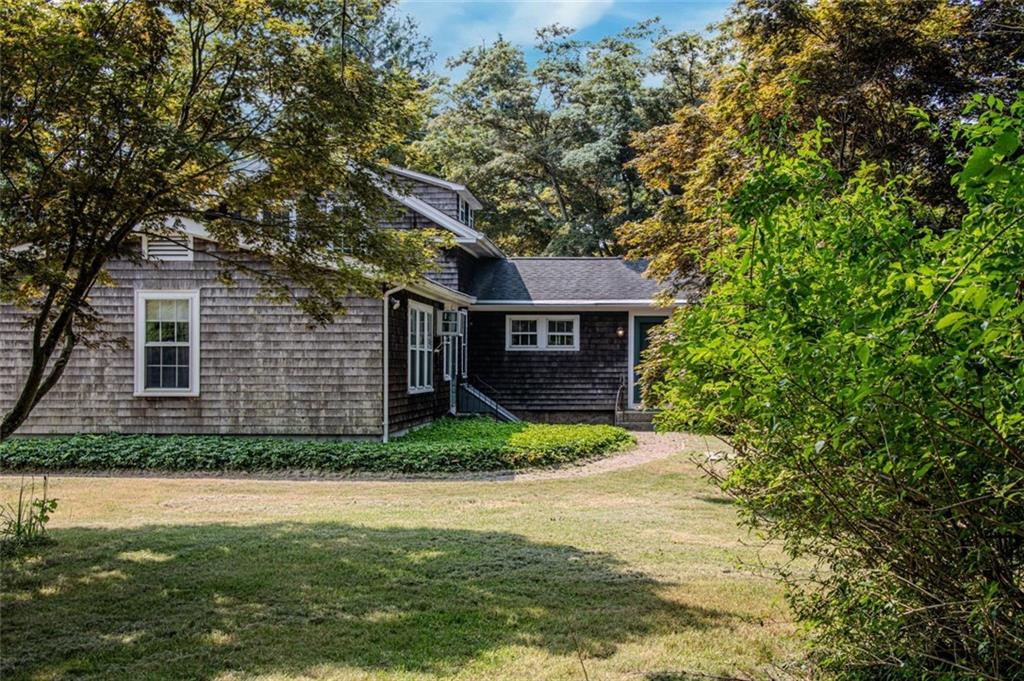 1831 Mooresfield Road, South Kingstown