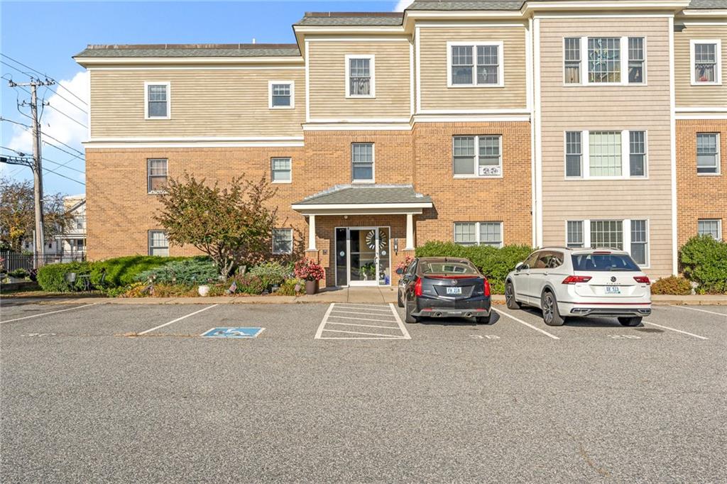 600 N Broadway, Unit#2e, East Providence