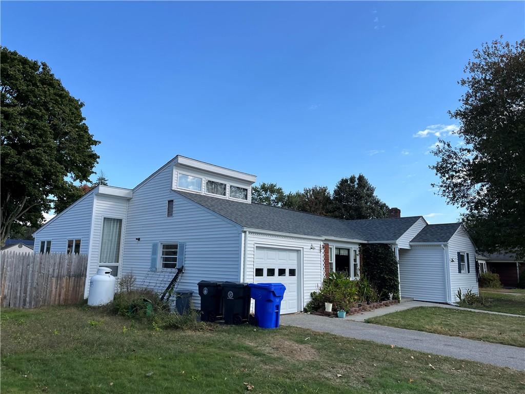 5 Robin Hood Drive, East Providence