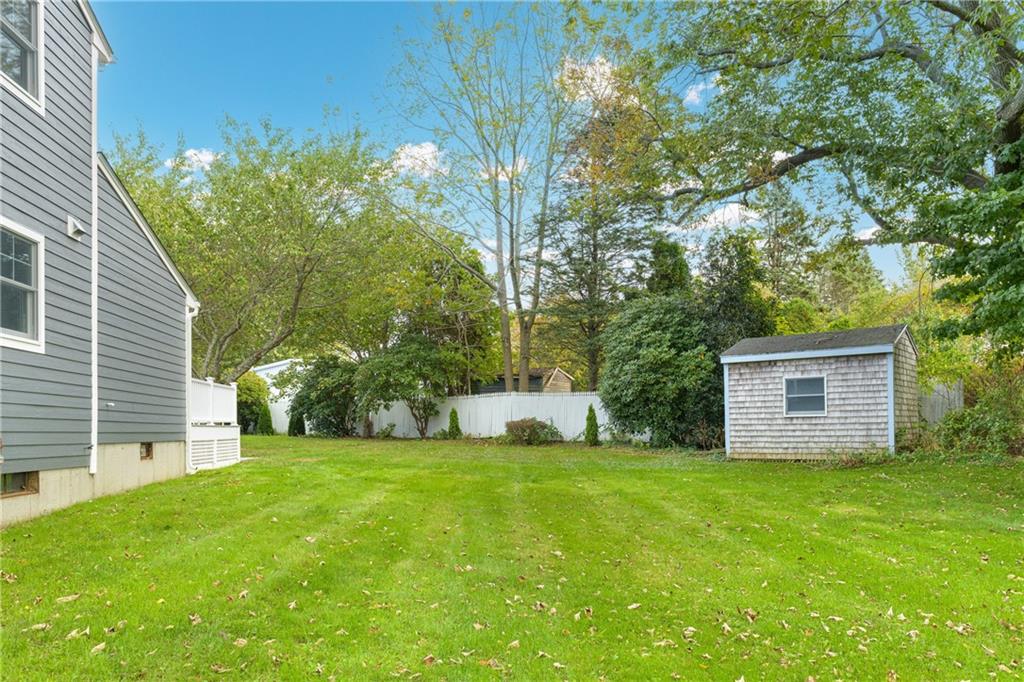 138 Oliphant Lane, Middletown