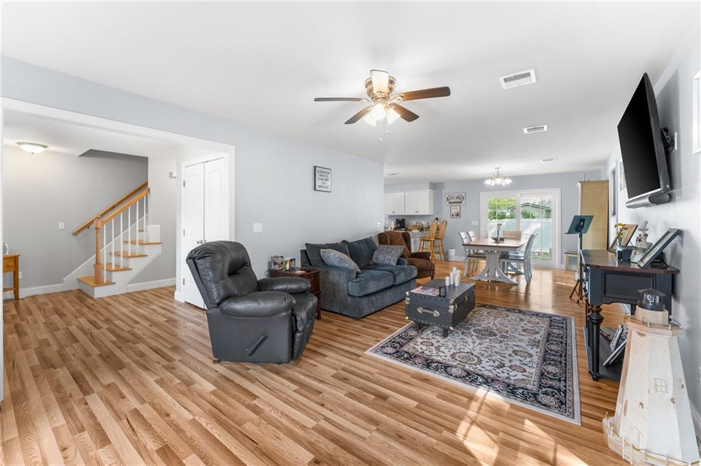 113 Van Zandt Avenue, Warwick