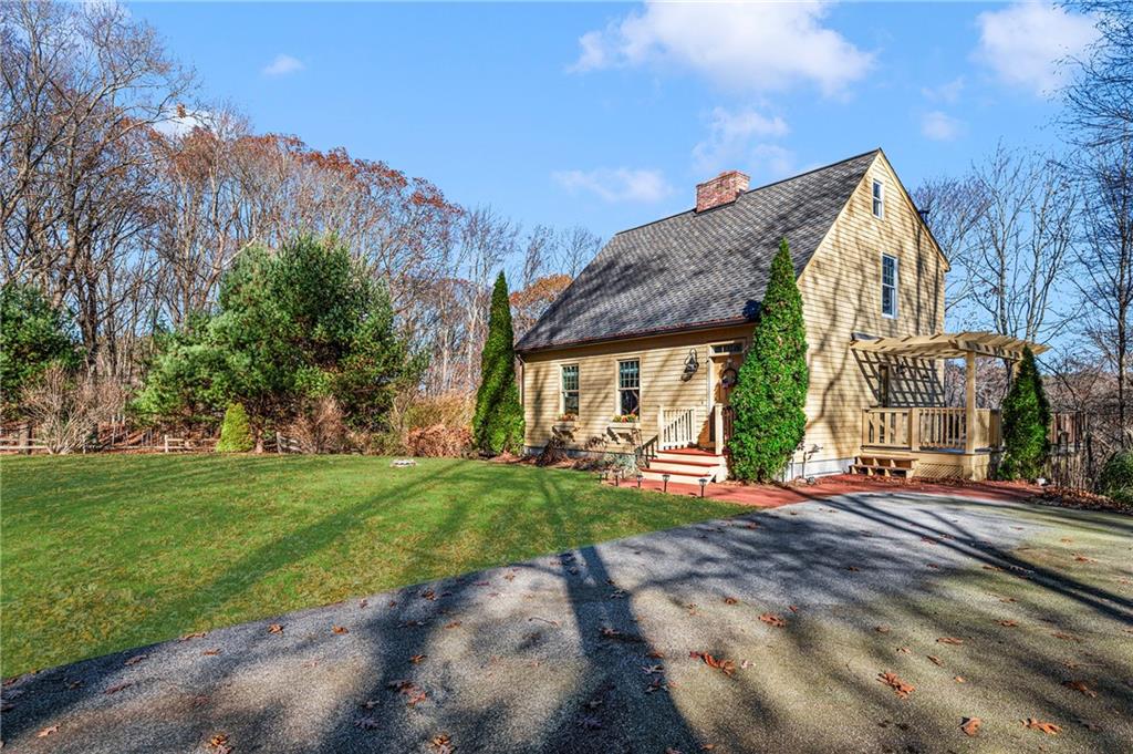 15 Phillips Lane, Glocester