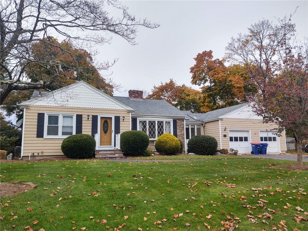 44 Sykes Road, Seekonk