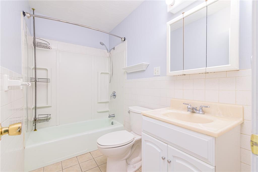 25 Crestview Drive, Unit#c, Westerly