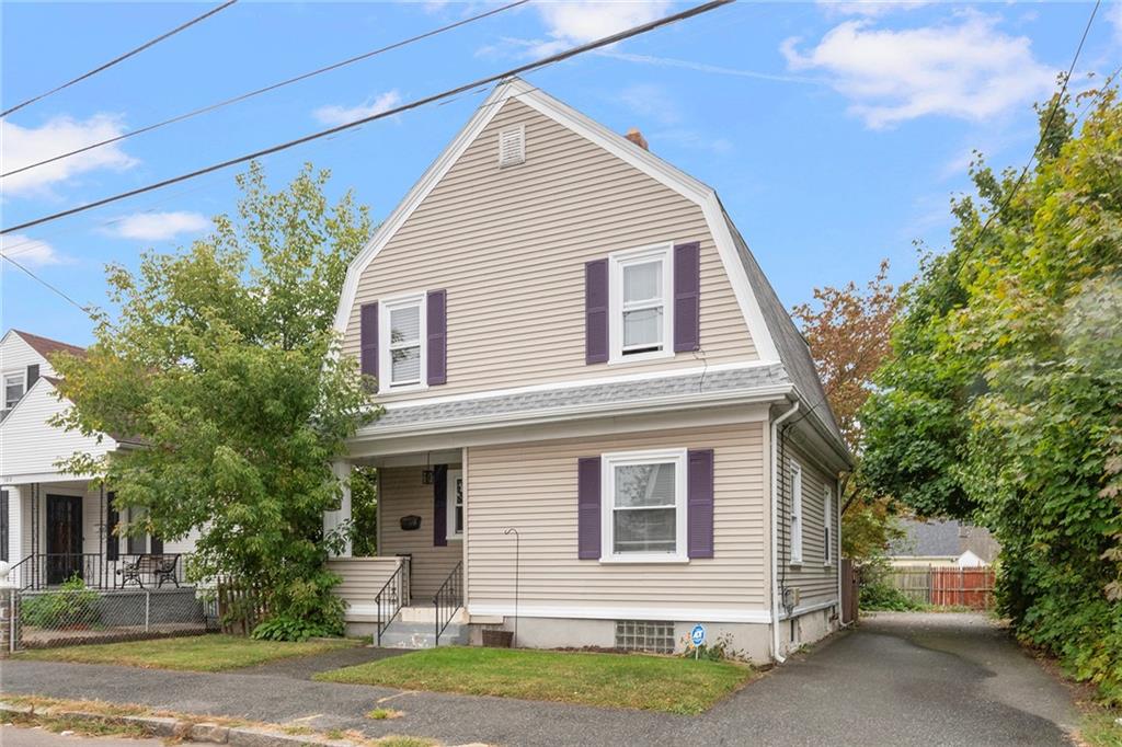 106 Oakdale Avenue, Pawtucket