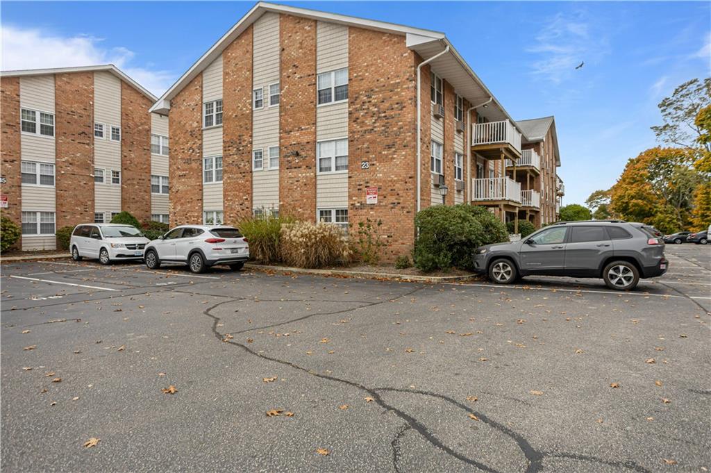 23 Bullocks Point Avenue, Unit#2/4c, East Providence