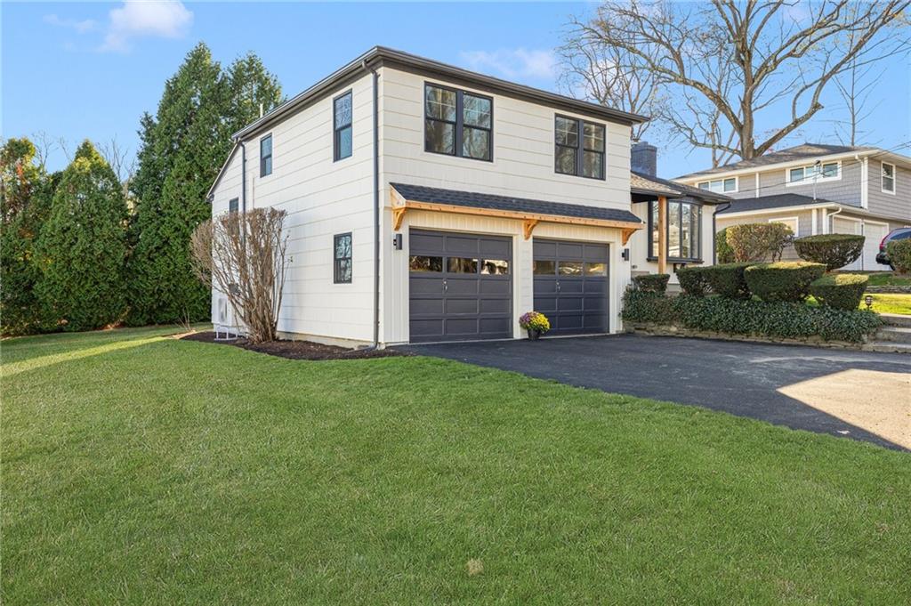 80 Crestwood Road, Cranston