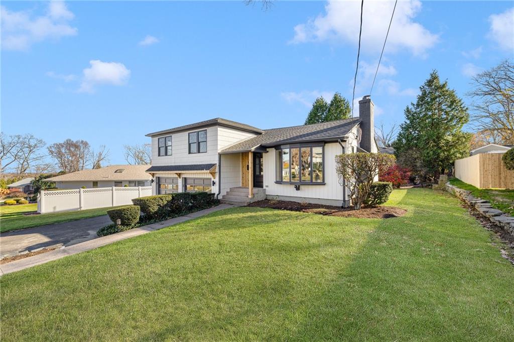 80 Crestwood Road, Cranston