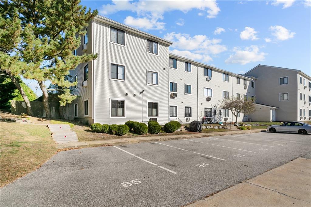 66 Girard Avenue, Unit#208, Newport