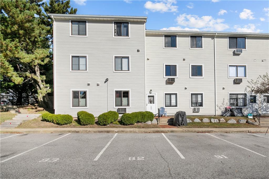 66 Girard Avenue, Unit#208, Newport