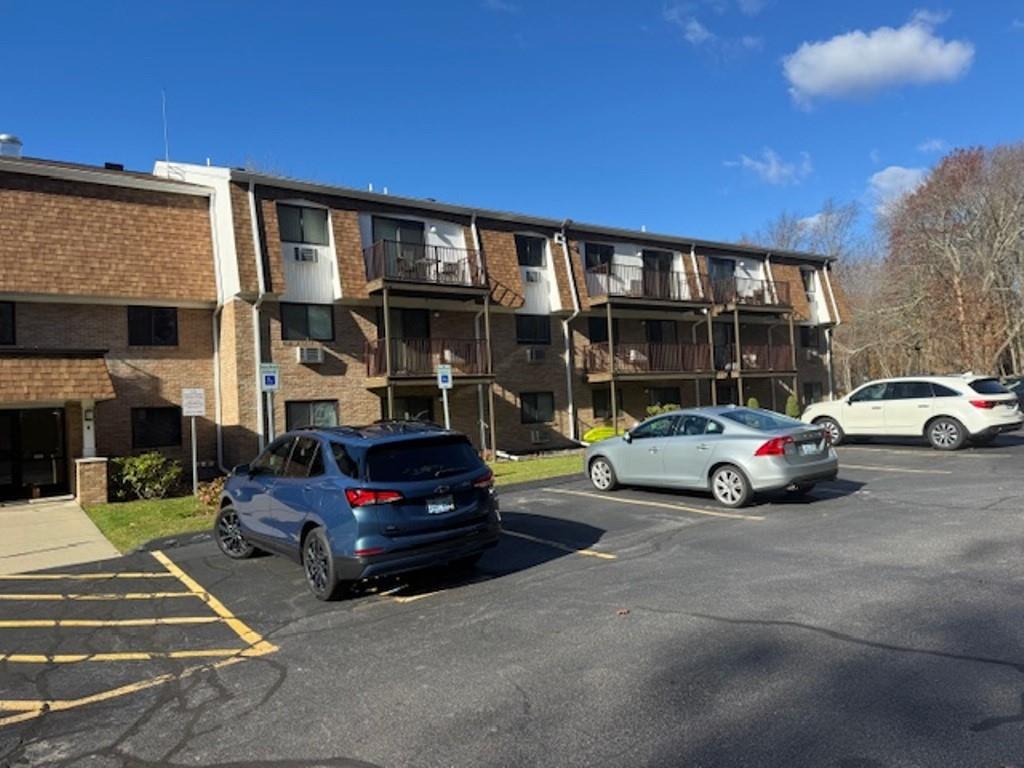 752 Quaker Lane, Unit#202c, Warwick