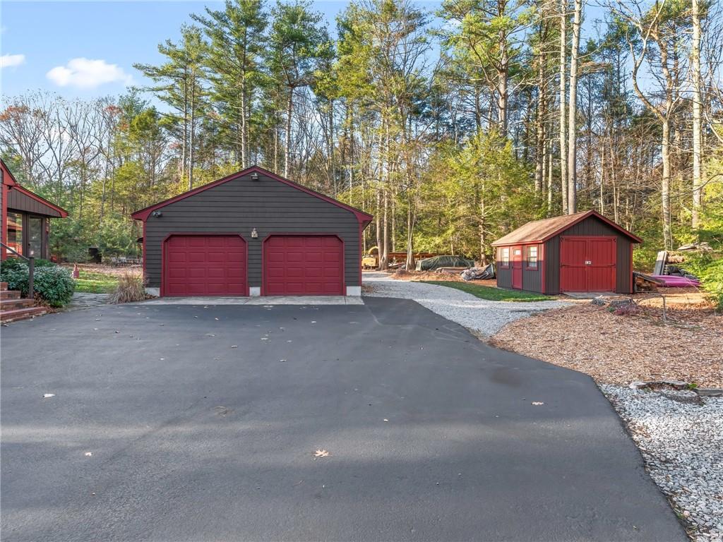 536 Douglas Hook Road, Glocester