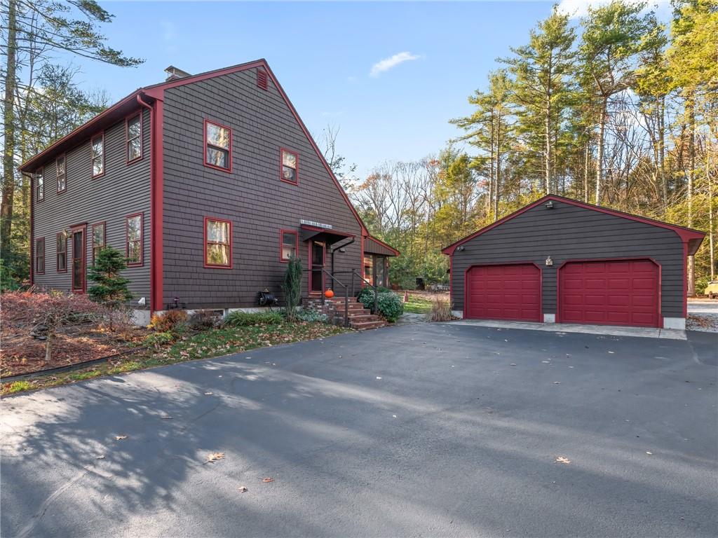 536 Douglas Hook Road, Glocester