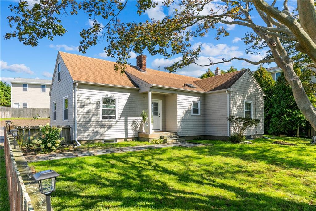 861 Aquidneck Avenue, Middletown