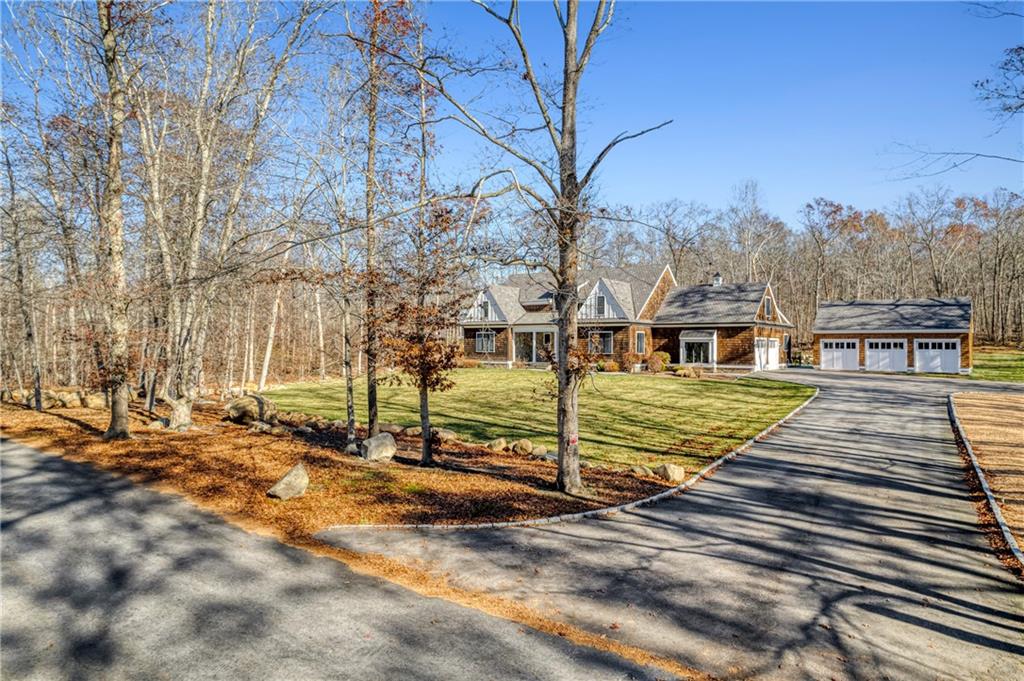 236 Tomaquag Road, Hopkinton