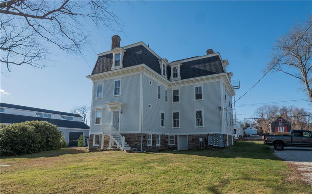 2951 East Main Road, Unit#6, Portsmouth